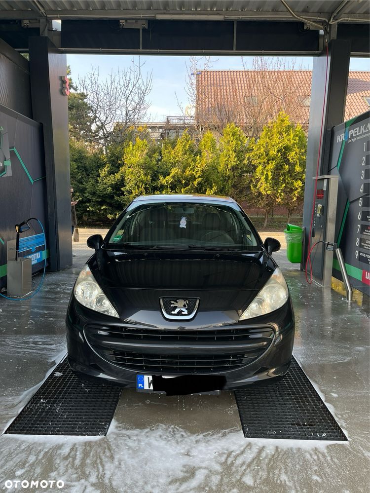 Peugeot 207 - 1