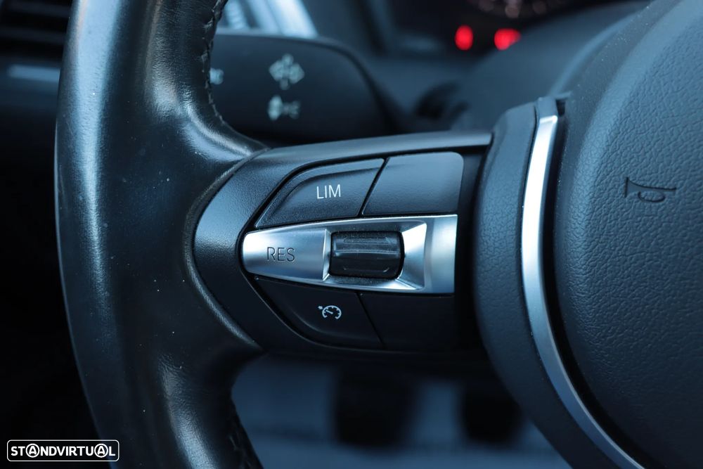 BMW 118 d Pack M - 24