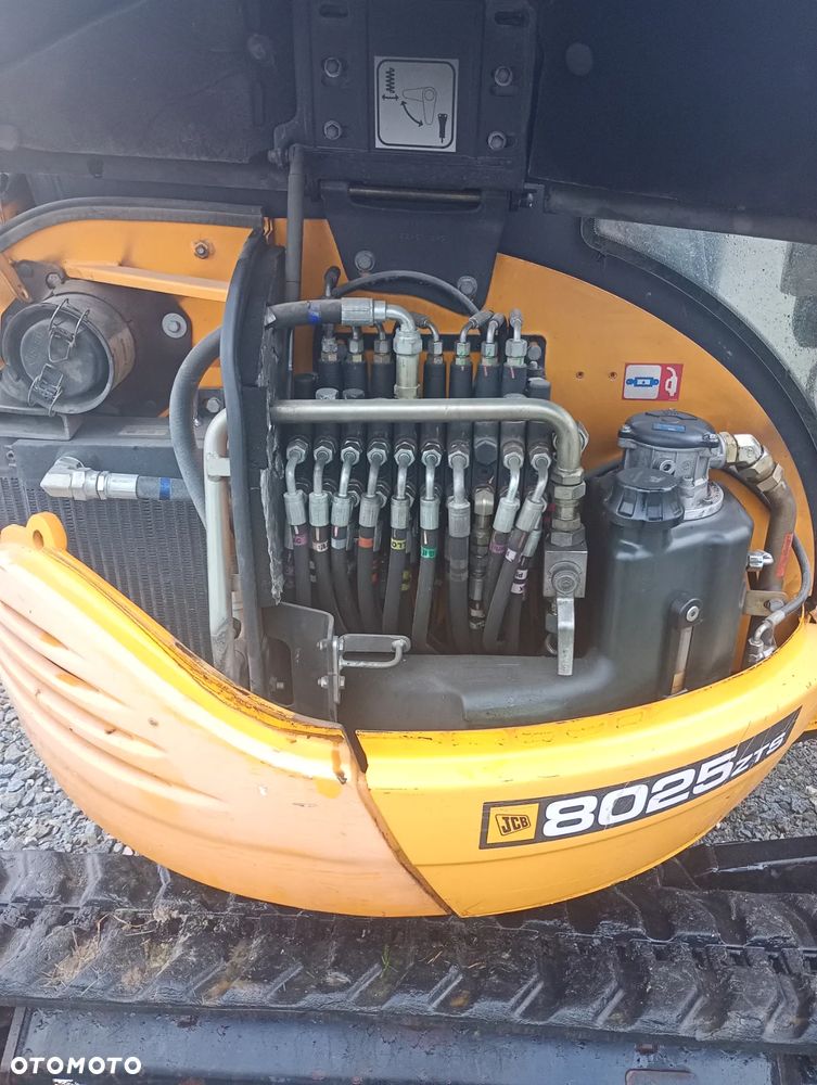JCB 8025 - 9