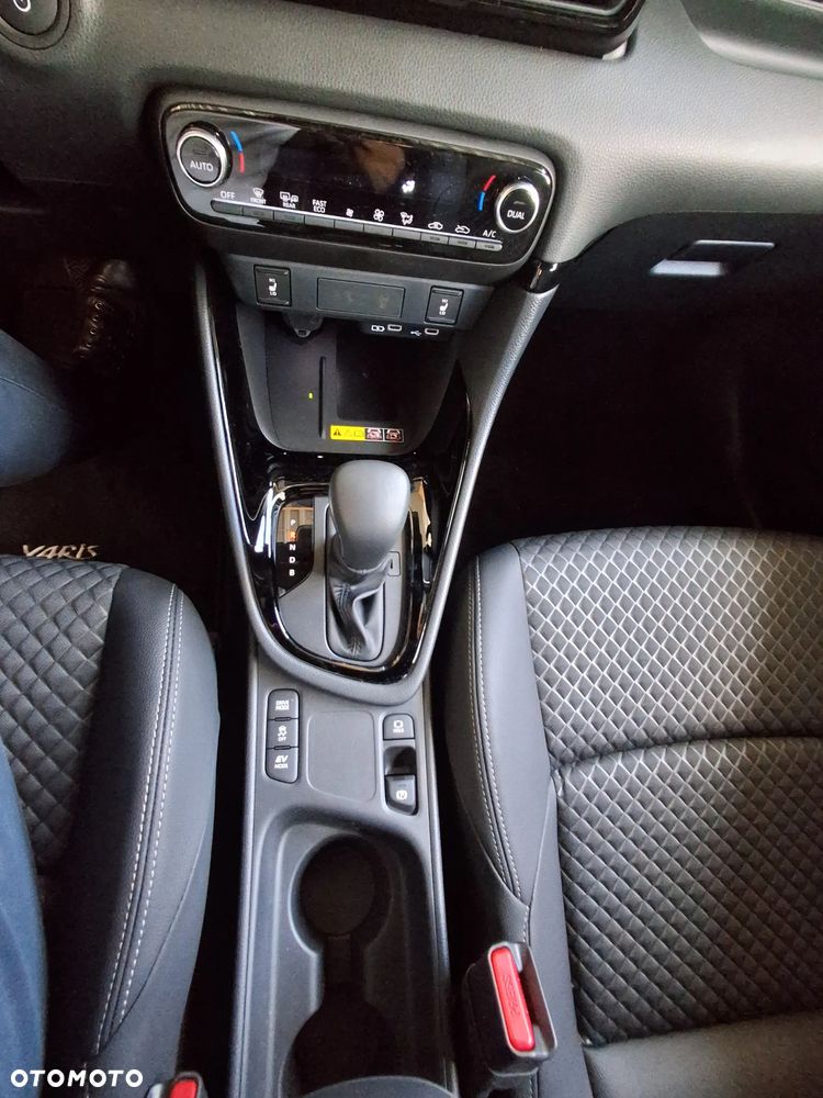 Toyota Yaris Hybrid 1.5 Executive - 16