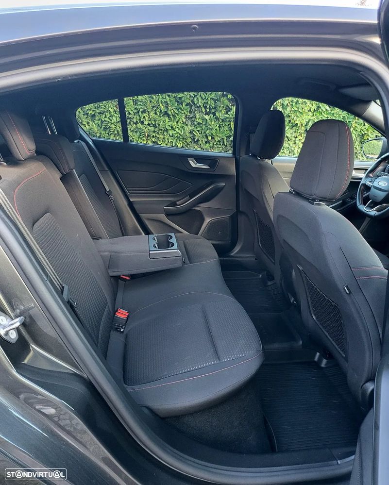 Ford Focus 1.5 TDCi EcoBlue ST-Line - 12