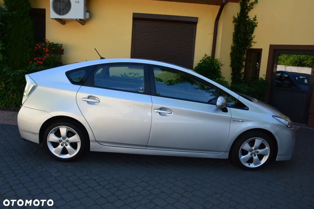 Toyota Prius (Hybrid) Comfort - 10