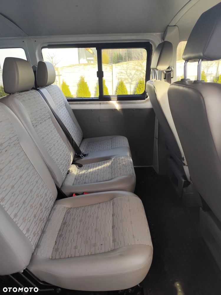 Volkswagen Transporter - 5