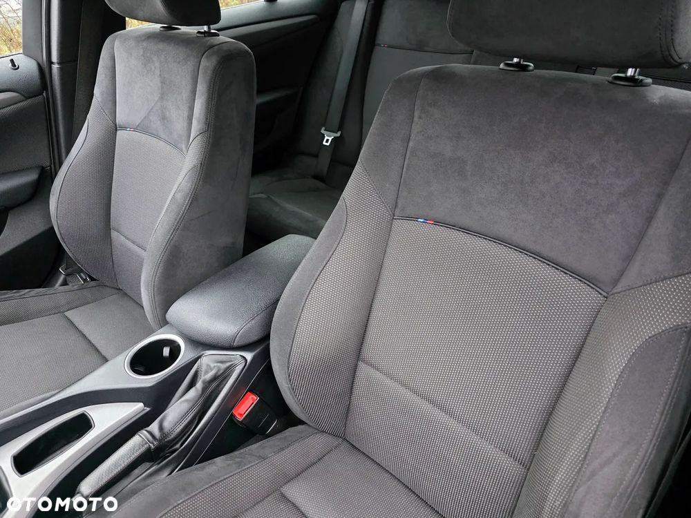 BMW X1 xDrive18d Sport Line - 31