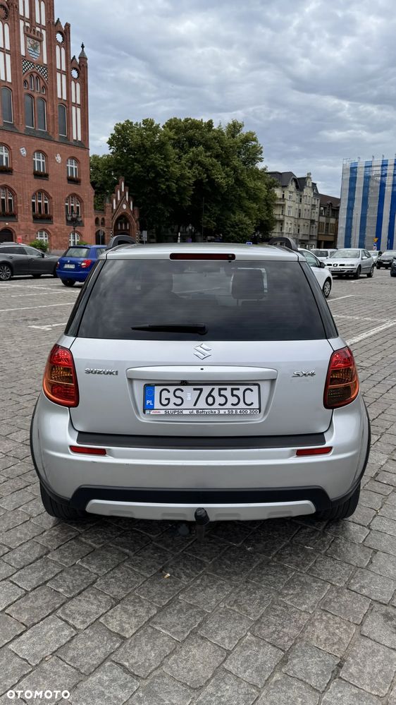 Suzuki SX4 1.6 Comfort Plus - 9