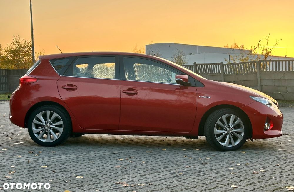 Toyota Auris 2014 photo 5
