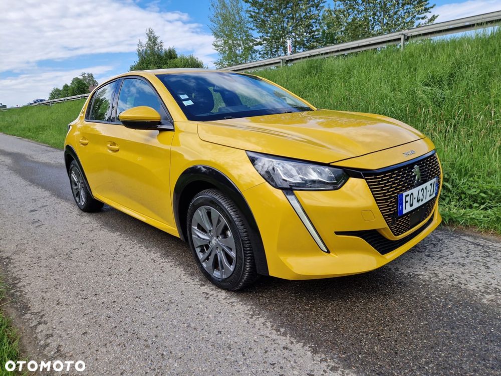Peugeot 208 - 1