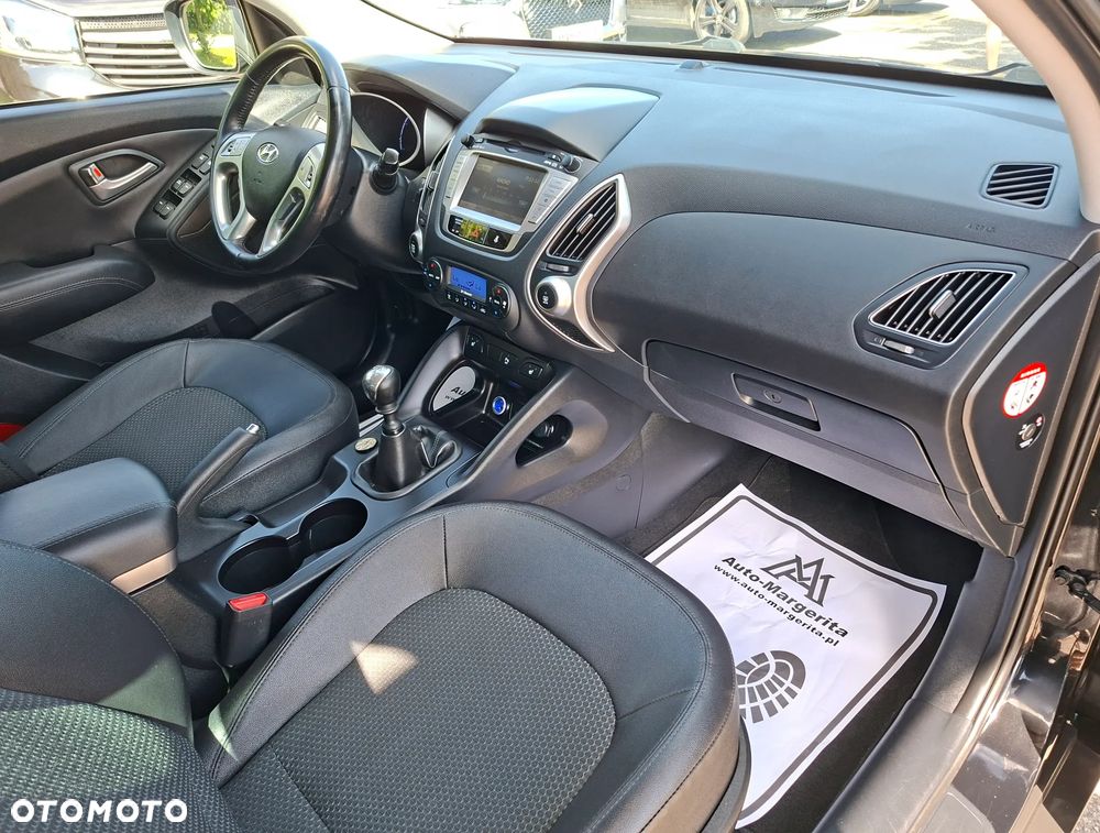 Hyundai ix35 1.6 2WD Fifa World Cup Edition - 30
