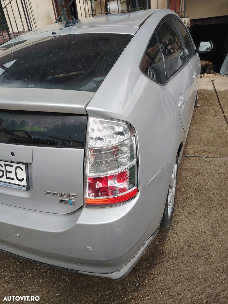 Toyota Prius (Hybrid) Luna - 3