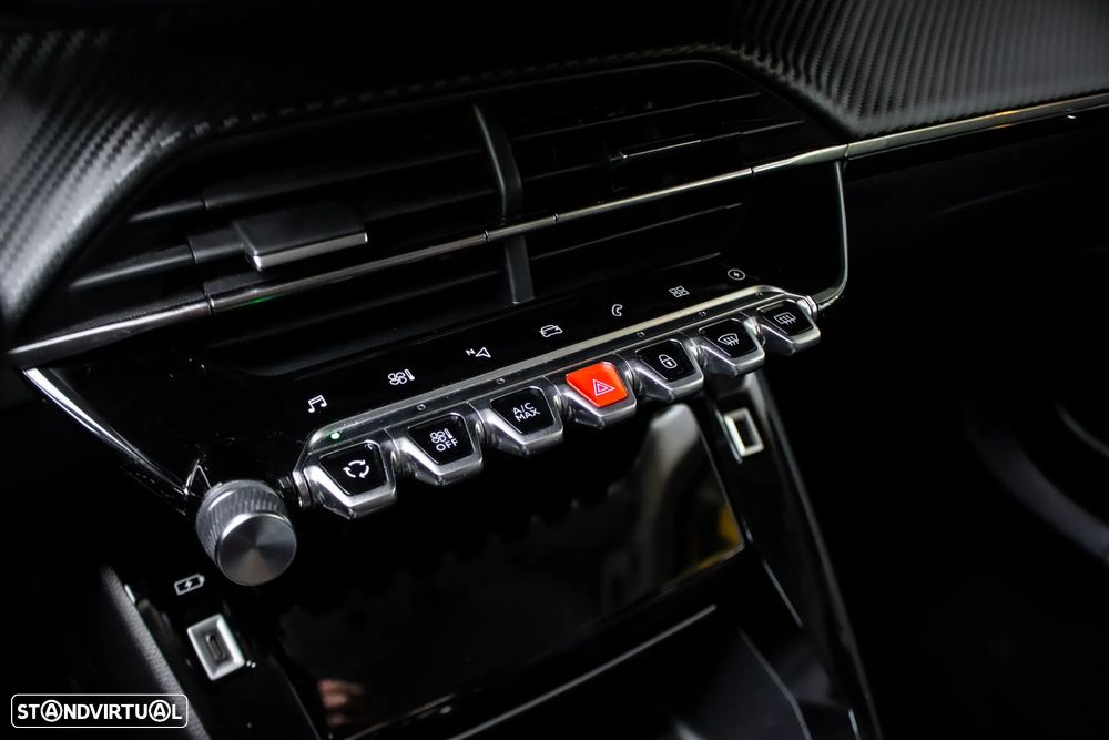 Peugeot e-2008 Allure - 22