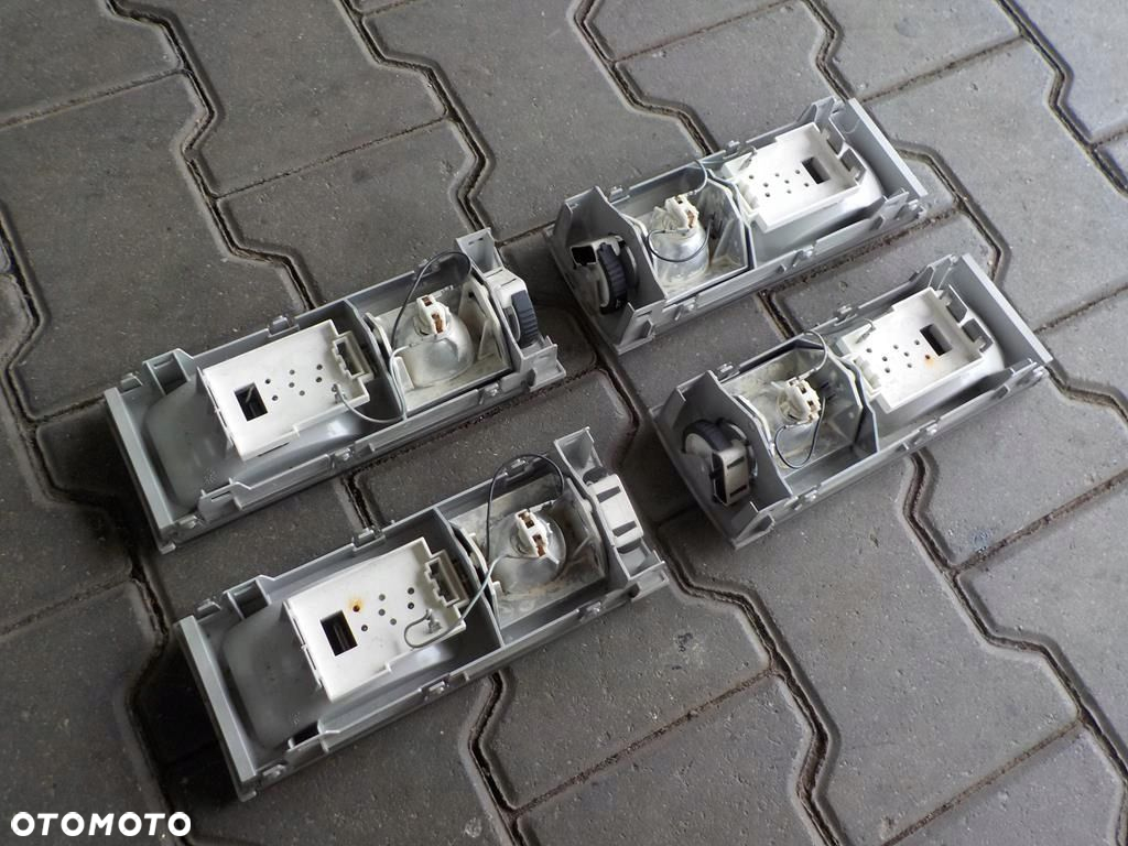 VW T5 CARAVELLE MULTIVAN LAMPKA OŚWIETLENIA WNĘTRZA KABINY - 4