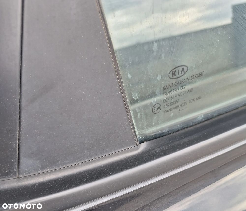 DRZWI PRAWY TYŁ- KIA CEED I KOMBI /2008 ROK - KOLOR CZARNY, KOD 1K - 3