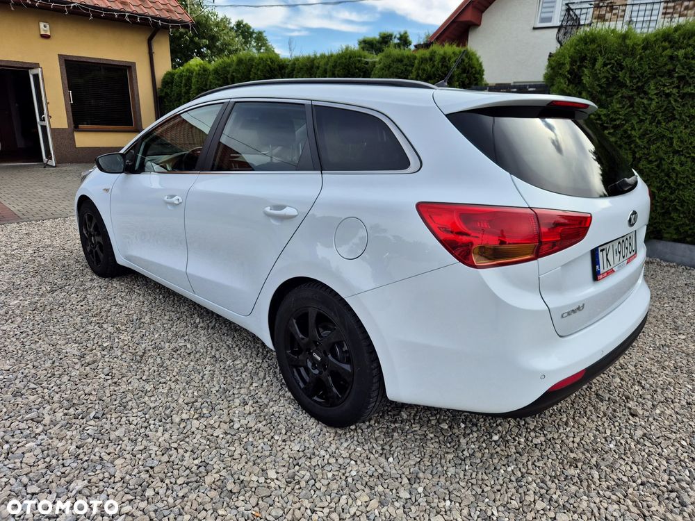 Kia Ceed 1.6 GDI Fifa World Cup Edition - 3