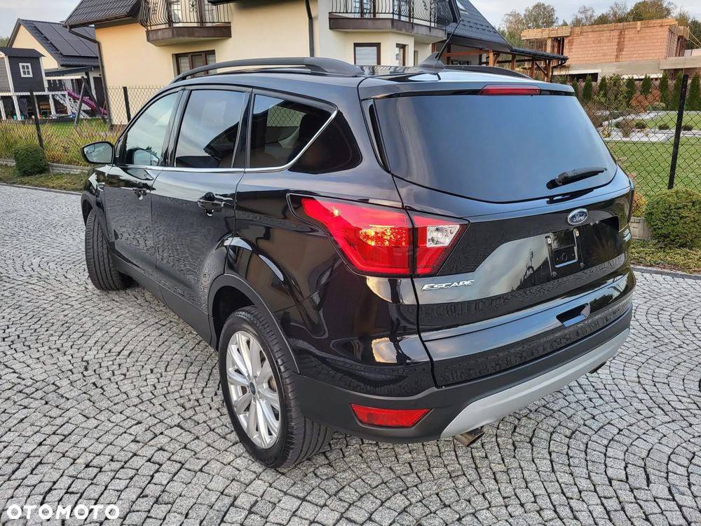 Ford Kuga - 2