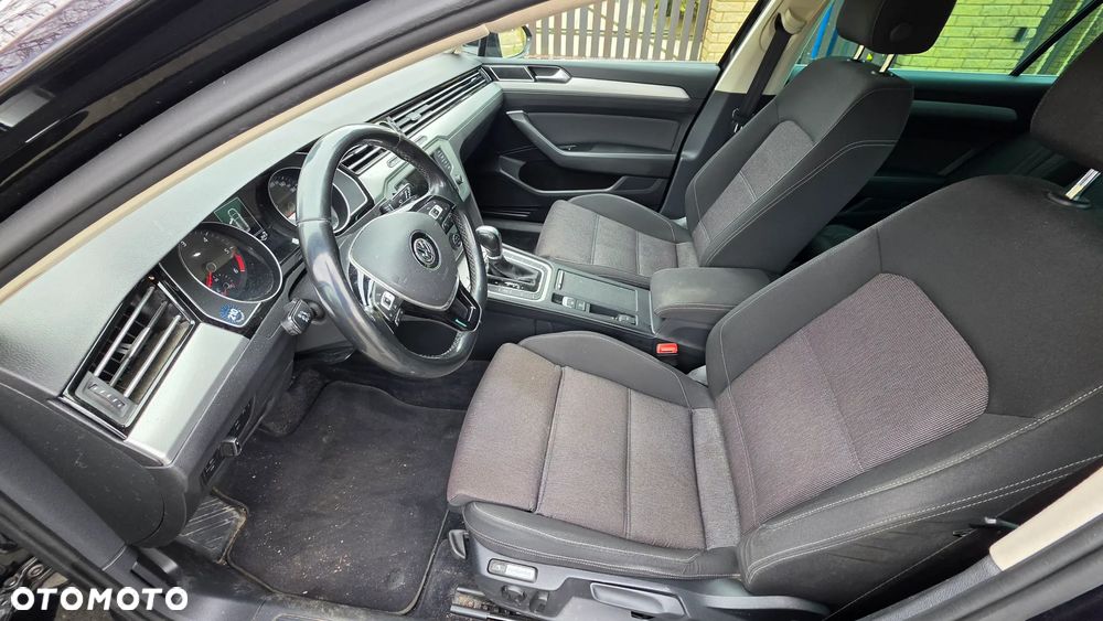 Volkswagen Passat - 19