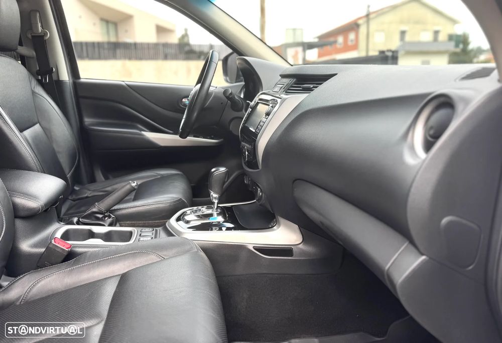 Nissan Navara 2.3 dCi CD 4WD Tekna Auto - 28