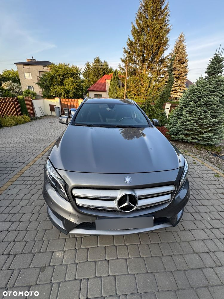 Mercedes-Benz GLA - 2