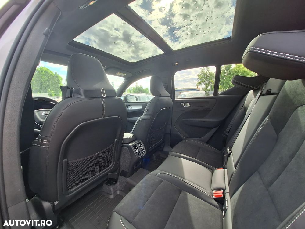 Volvo XC 40 B4 AT FWD MHEV Ultimate Dark - 19