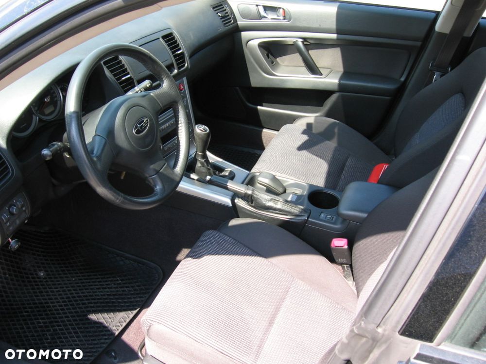 Subaru Outback 2.5i MT - 5
