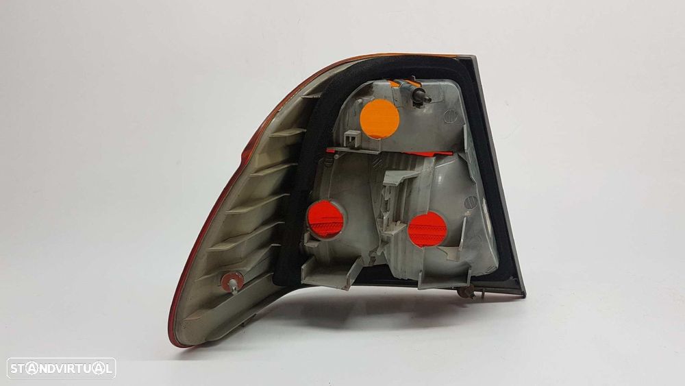 FAROLIM TRASEIRO DIREITO BMW SERIE 3 BERLINA (E46) 323I - 4