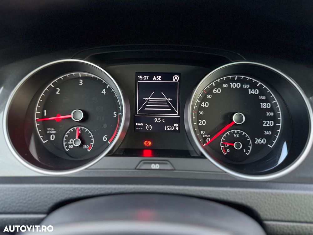 Volkswagen Golf 2.0 BlueTDI Comfortline - 39