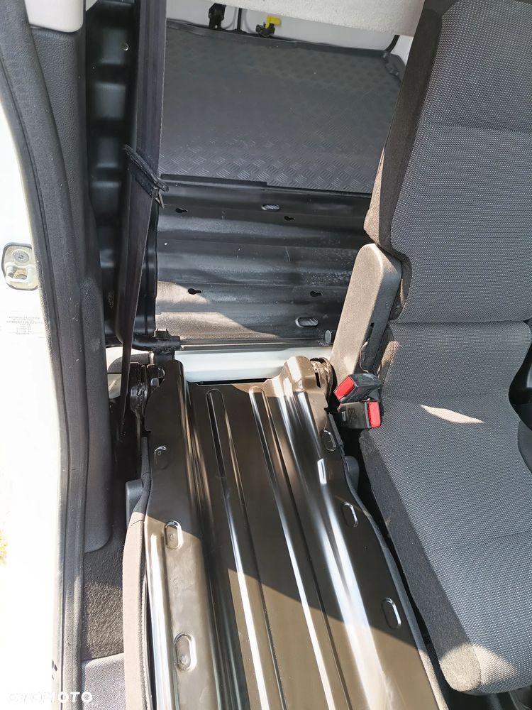 Citroën Berlingo 1.6 diesel Blue HDI 99kM, manual, 2016 rok EURO 6! STAN BARDZO DOBRY, PRZEBIEG GWARANTOWANY! - 24