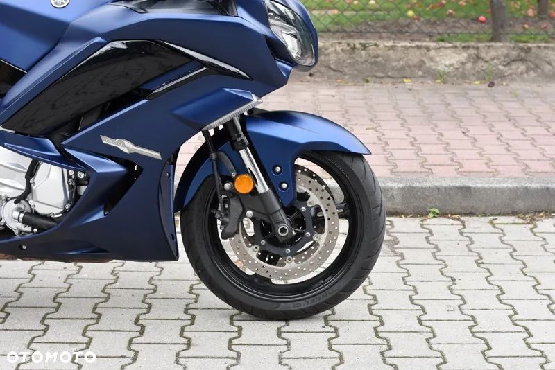 Yamaha FJR - 6