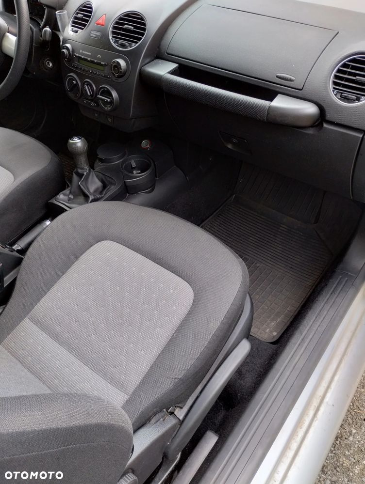 Volkswagen New Beetle 1.6 - 13