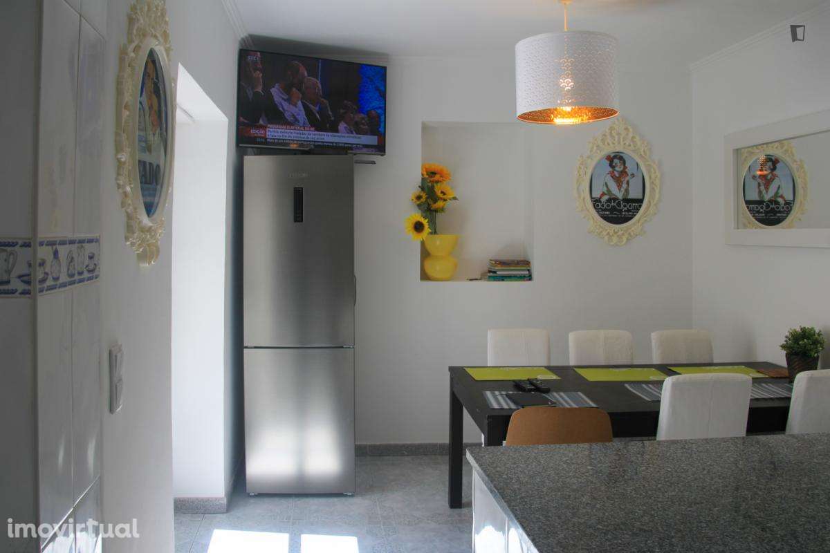 Quarto - localizado em Entrecampos Lisbon - Grande imagem: 3/14