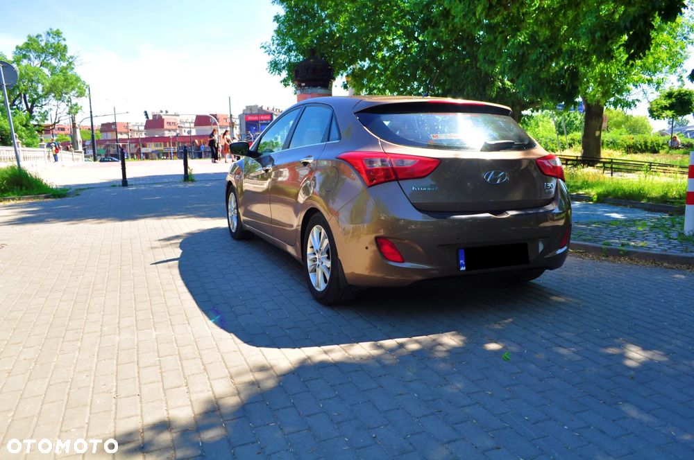 Hyundai i30 blue 1.6 CRDi YES Gold - 4