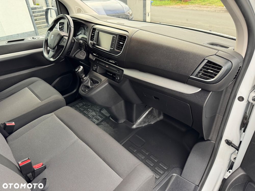 Peugeot Expert Jumpy Scudo Proace Brygadówka 6 osób - 22