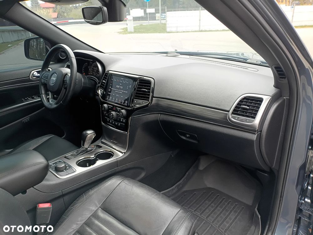 Jeep Grand Cherokee - 18