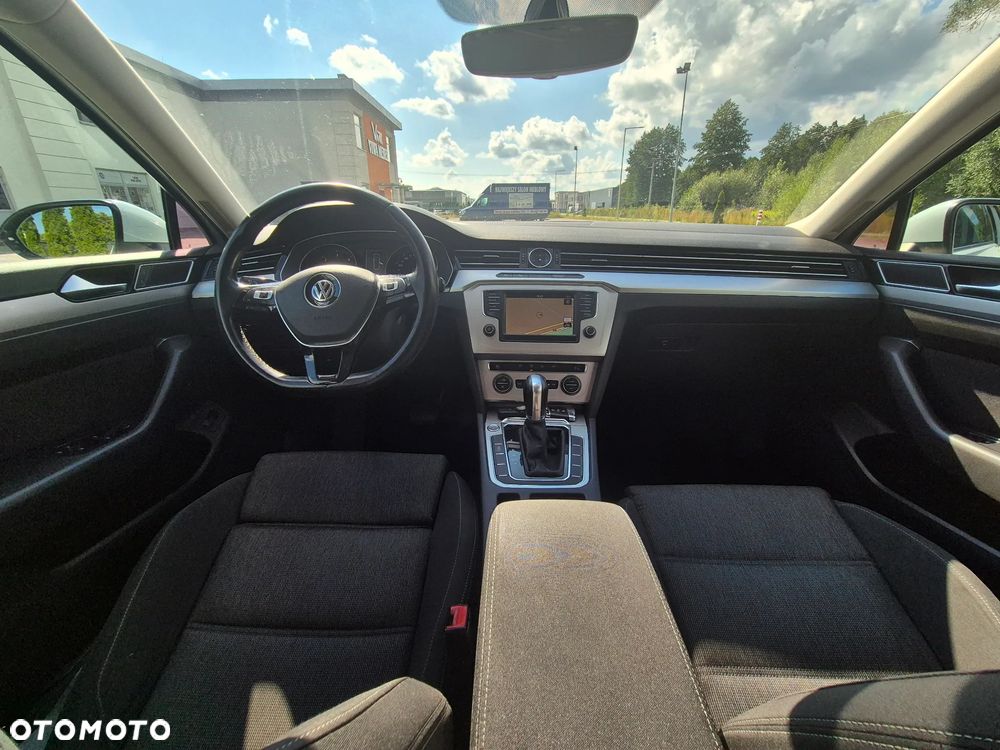 Volkswagen Passat - 16