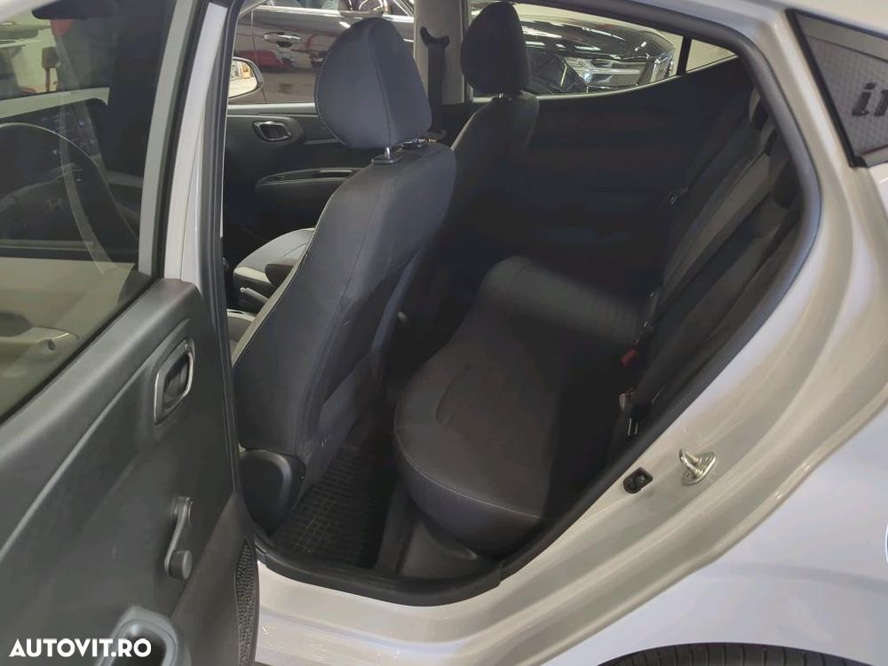 Hyundai i10 1.2 l 84 CP AMT Highway - 7