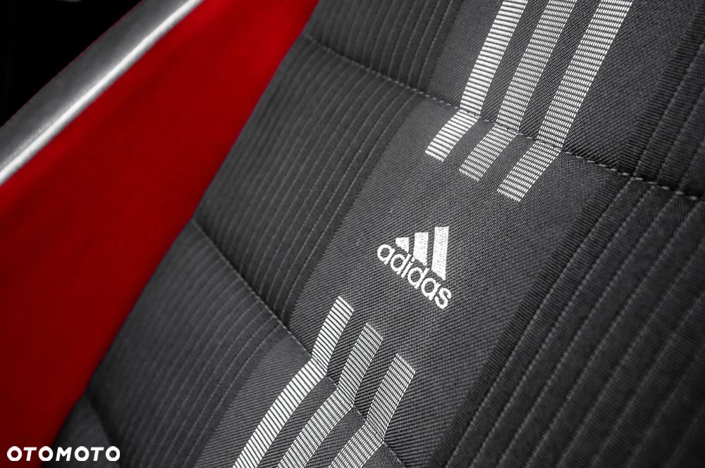Volkswagen Golf 2.0 GTI DSG adidas - 38