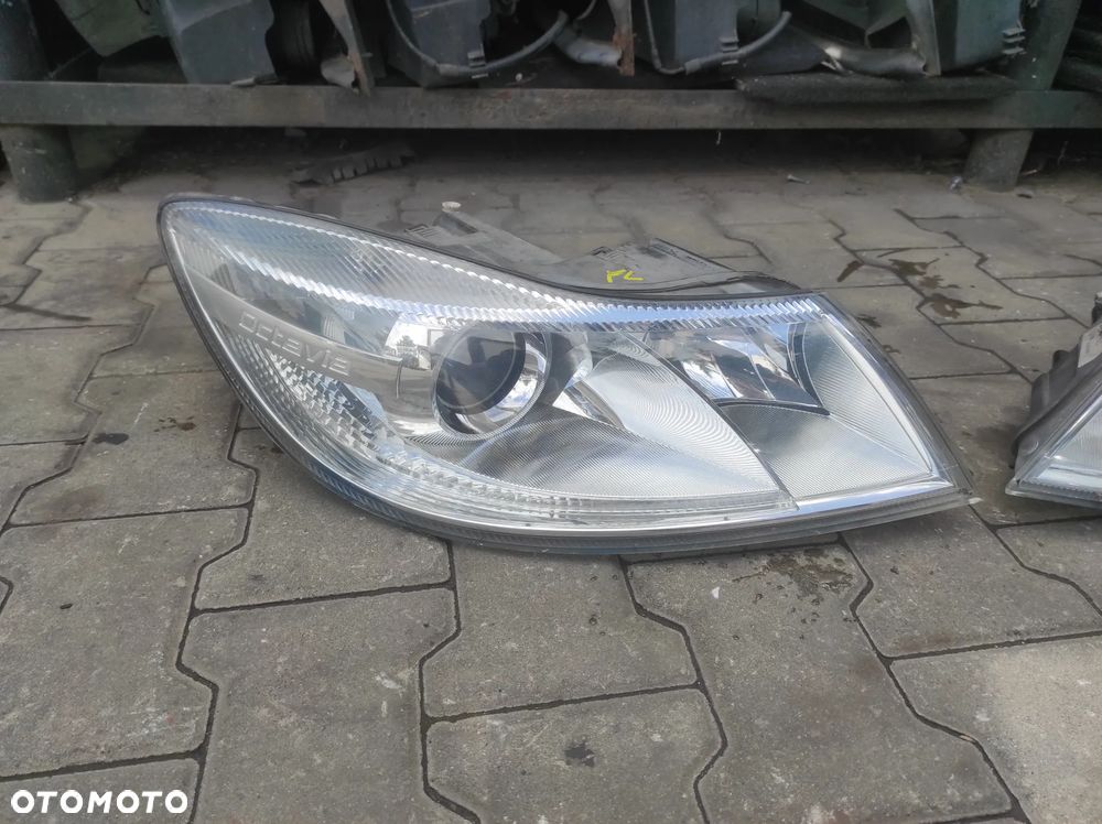 LAMPA PRZEDNIA LEWA PRAWA SKODA OCTAVIA 2 LIFT 1Z1941015F 1Z1941016F SOCZEWKA H7 HELLA EUROPA WYSYŁKA !!!! - 2