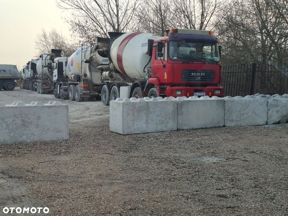 MAN F2000 41.414 Betonomieszarka Kiper 8x4 - 11