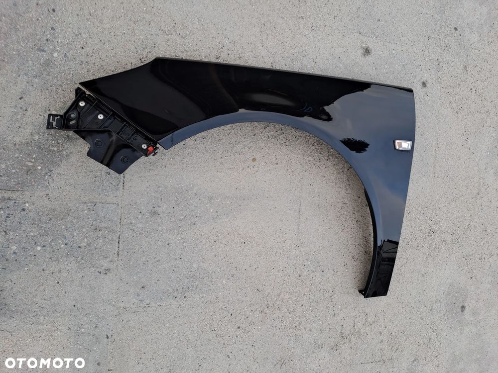 Opel Insignia A błotnik lewy kod lakieru Z20R i inne EU