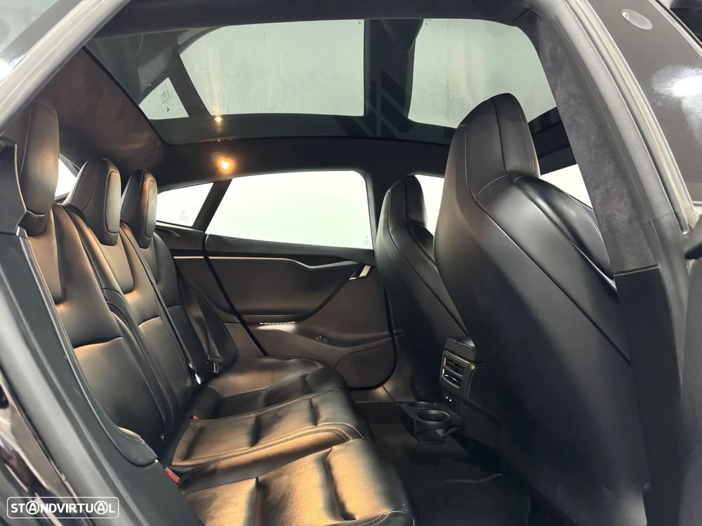 Tesla Model S - 5