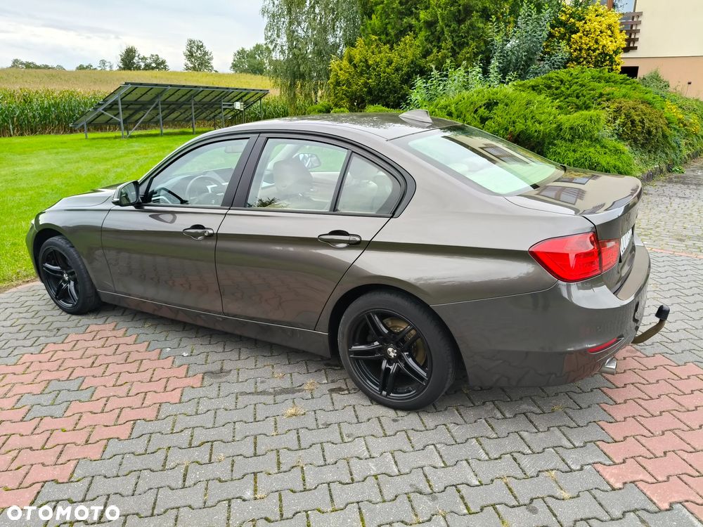 BMW Seria 3 316d - 20
