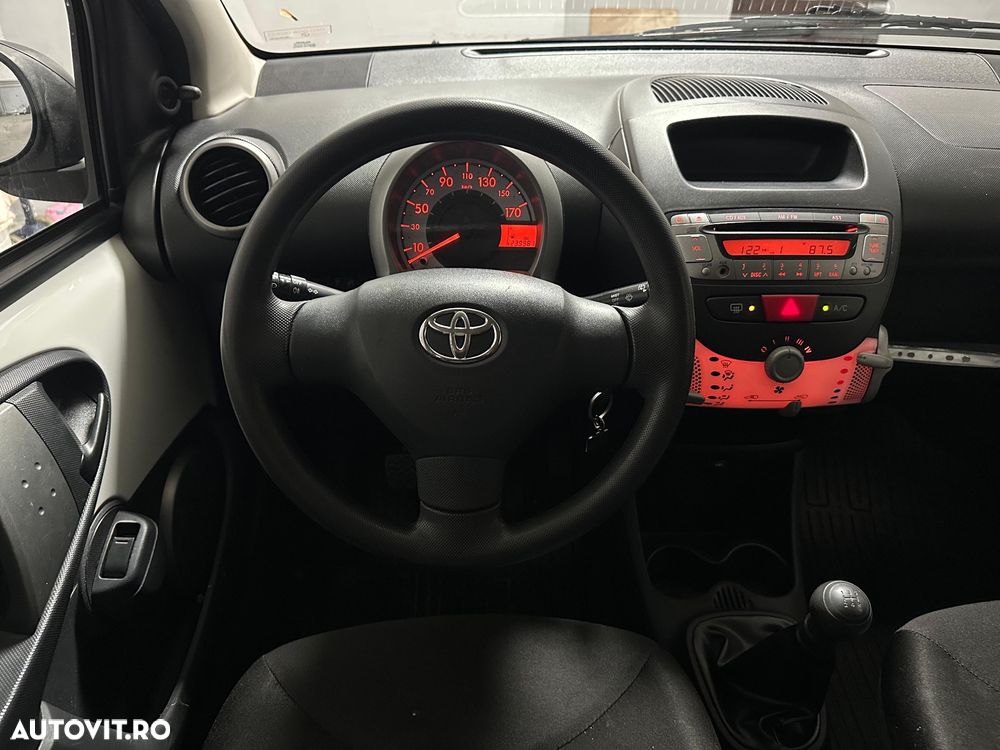 Citroën C-Elysée 1.2 PureTech BVM Shine - 6