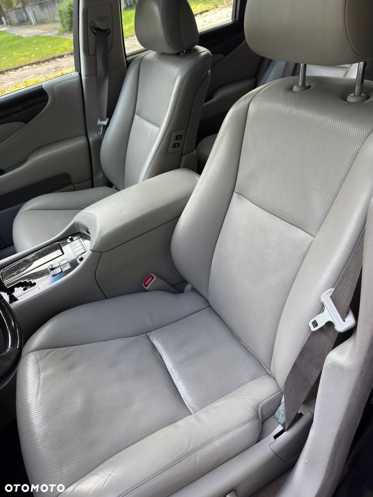 Lexus LS 600h Prestige - 33