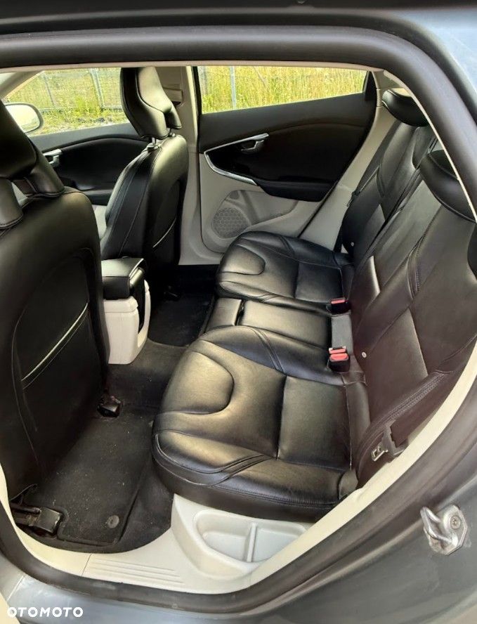 Volvo V40 D2 Summum - 10