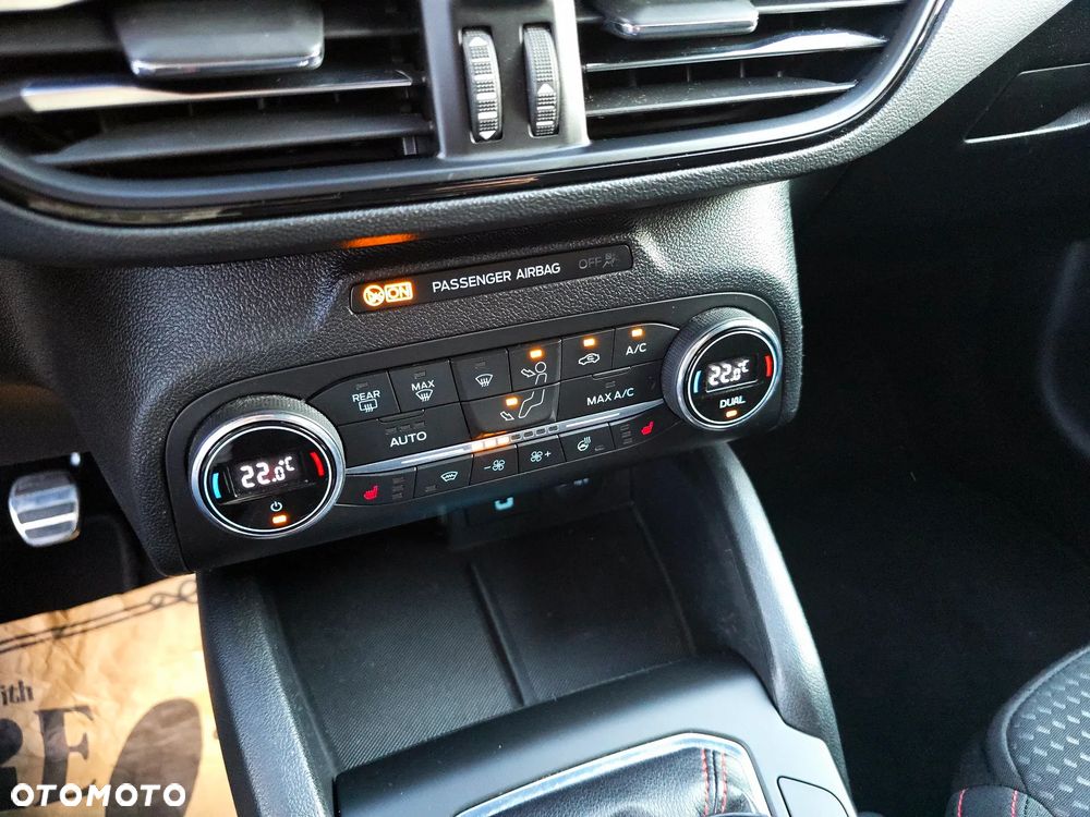 Ford Focus 1.5 EcoBoost ST-Line - 13