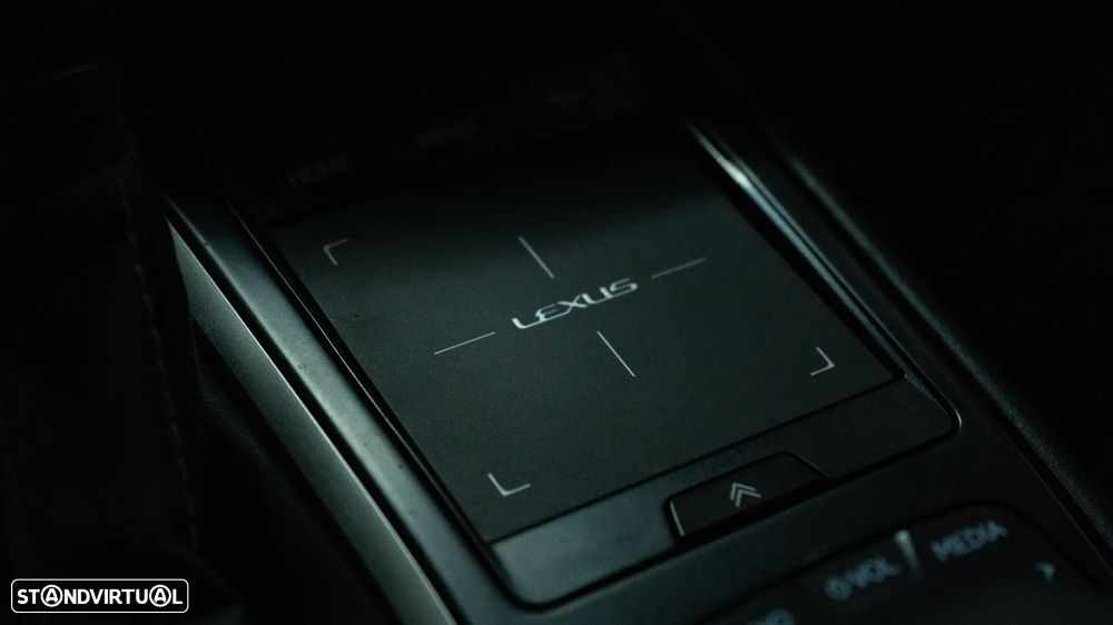 Lexus UX 250h Business - 12