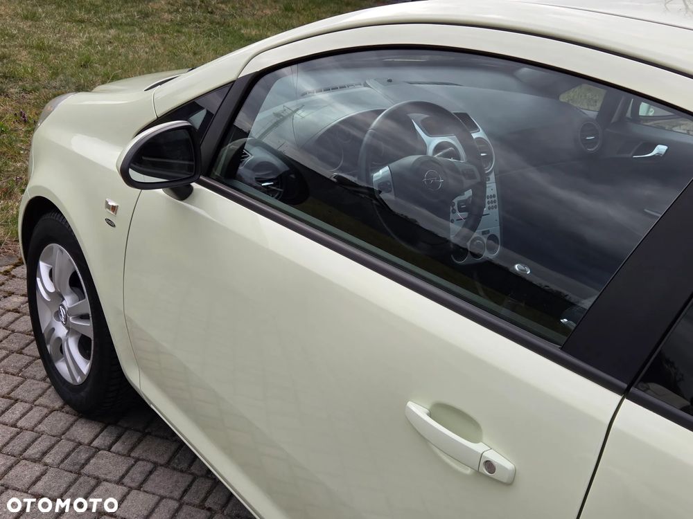 Opel Corsa 1.4 16V Satellite - 23