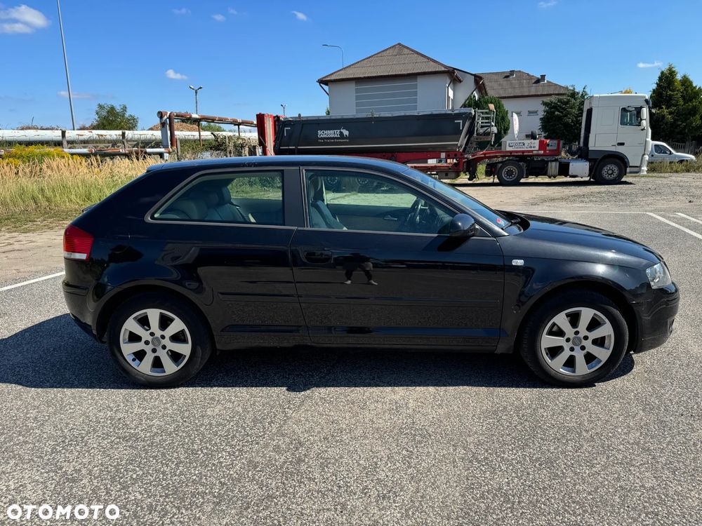 Audi A3 1.6 Ambiente - 11
