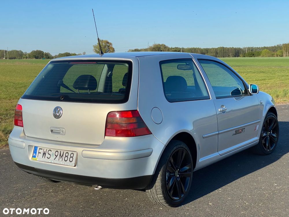 Volkswagen Golf - 4