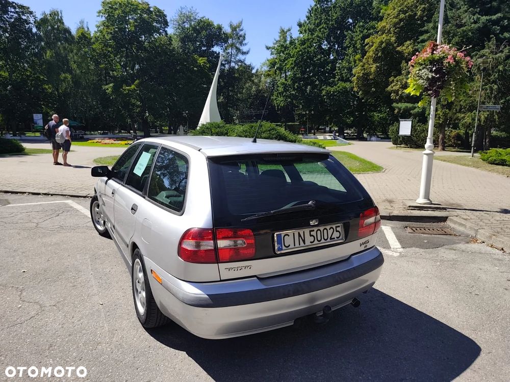 Volvo V40 1.8 - 18