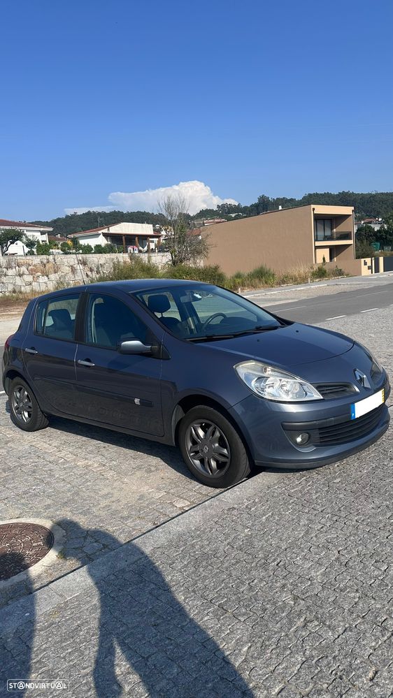 Renault Clio 1.6 16V ESP Edition Dynamique - 2